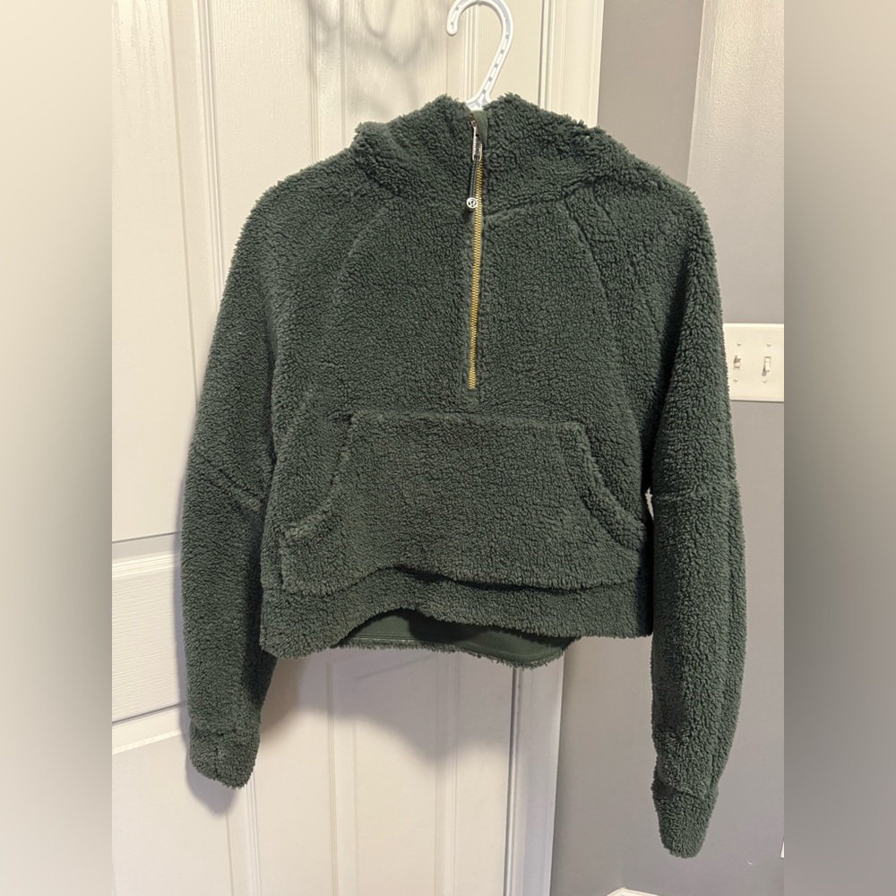 Lululemon fuzzy scuba